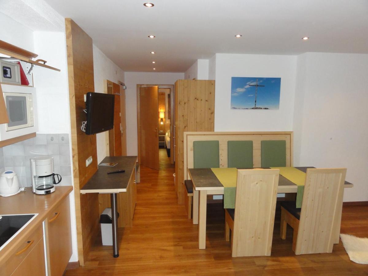Apartament Haus Raetia Serfaus Pokój zdjęcie